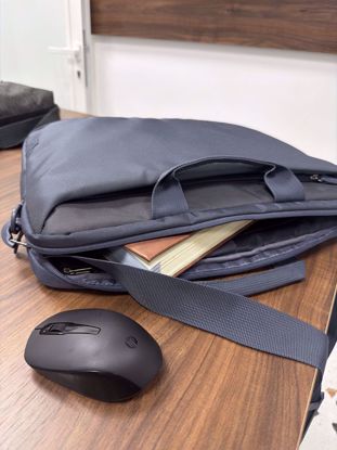 Picture of laptop bagssjskskxkxkekdkxkxkxkdkdxk