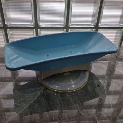 صورة ميزان اطفال الرضع قديم 