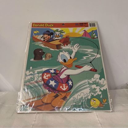 صورة لوح بزل كبير مغلف ديزني قديم