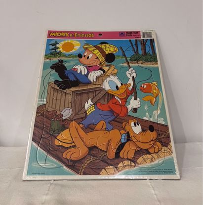 صورة لوح بزل كبير مغلف ديزني قديم