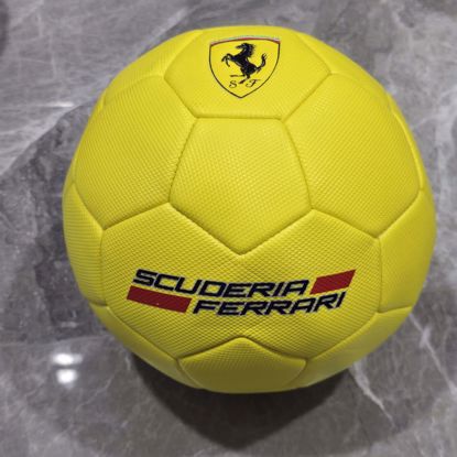 صورة كرة فراري اصدار رسمي من فراري