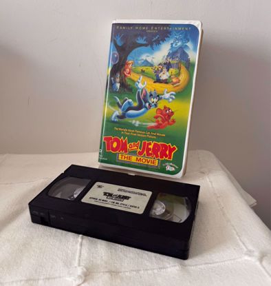 صورة شريط فيديو فيلم توم و جيري 