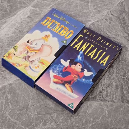صورة مجموعه أشرطه VHS أهداء من هارديز