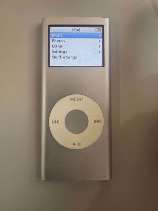 Picture of ايبود قديم  ٤ جيجا ipod 