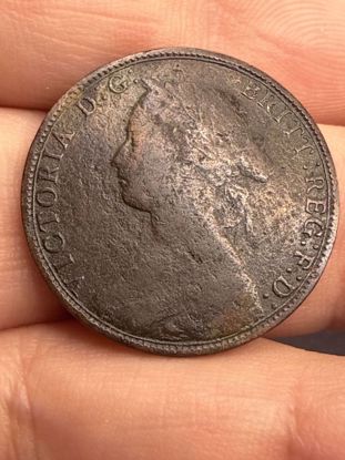 Picture of half penny  عملة بريطانيه الملكه فكتوريا